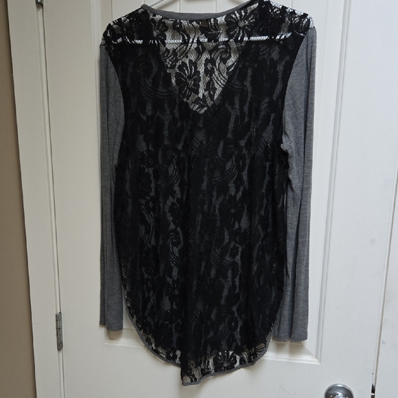 Aritzia Wilfred Dark Gray Women's Top Shift Long Sleeve Lace back split size M - Picture 5 of 6